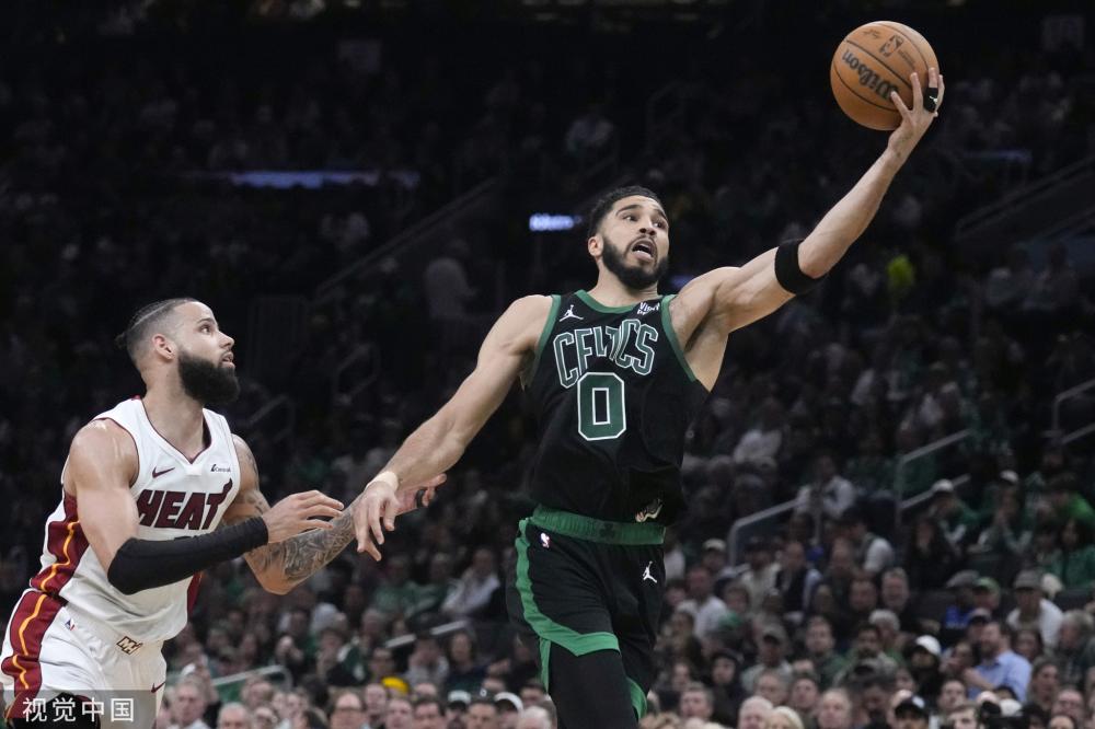 坛崭露头角 坛崭露头角