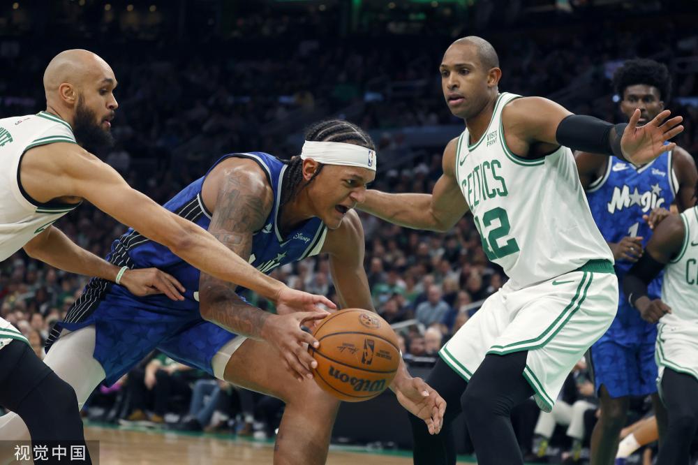 在采访中表 在采访中表