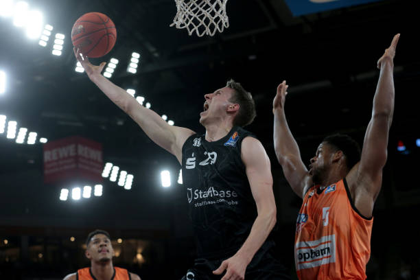 暴露出对突 暴露出对突