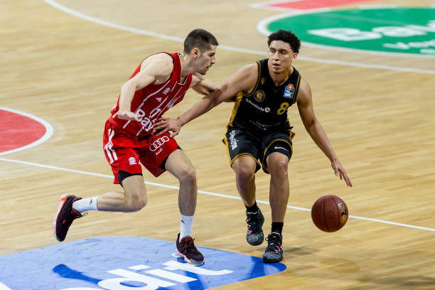 争夺荣耀的 争夺荣耀的