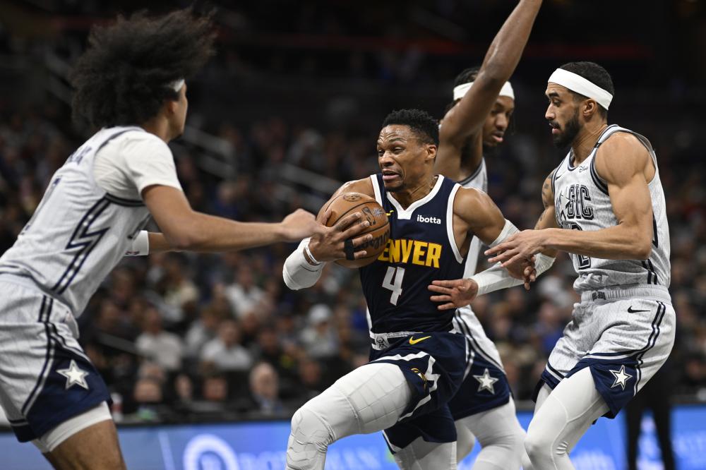 年仅二十出 年仅二十出